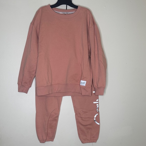 Calvin Klein Pants - Calvin Klein Peach Sweatshirt